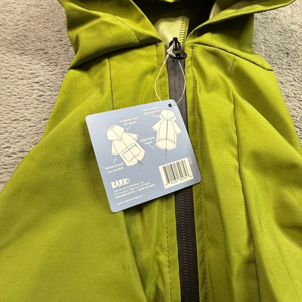 BARK Home Dog Rain Coat Jacket Lightweight Soft Shell Green NWT M/L